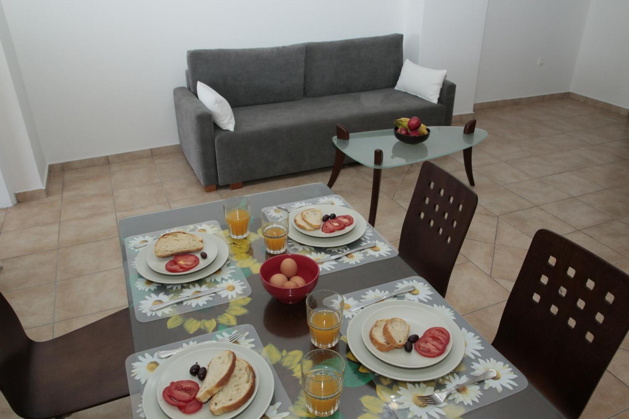 Elena's Summer House Apartment